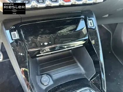 Photo 21 Peugeot 2008  PureTech 130 S&S EAT8