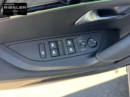 Photo 14 Peugeot 2008  PureTech 130 S&S EAT8