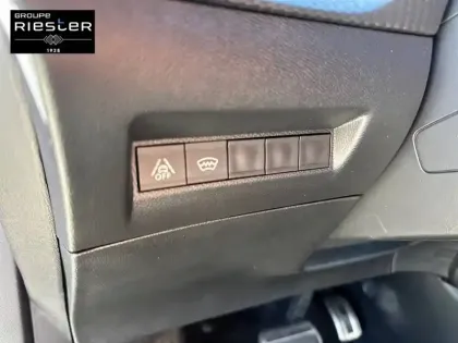 Photo 17 Peugeot 2008  PureTech 130 S&S EAT8