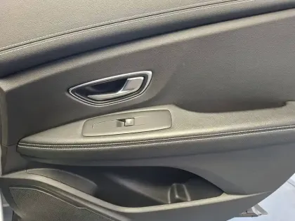 Photo 27 Renault Scenic  Blue dCi 120 EDC