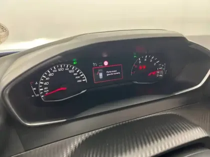 Photo 9 Peugeot 2008  PureTech 130 S&S BVM6