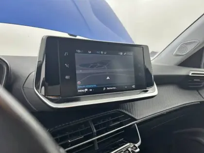 Photo 20 Peugeot 2008  PureTech 130 S&S BVM6