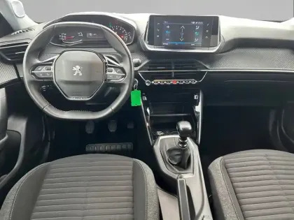 Photo 7 Peugeot 2008  PureTech 130 S&S BVM6