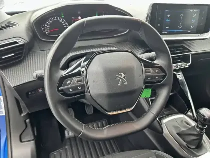 Photo 8 Peugeot 2008  PureTech 130 S&S BVM6