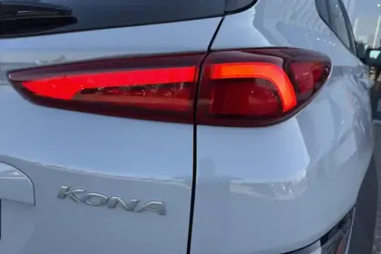 Photo 109 Hyundai Kona  1.0 T-GDi 120 Hybrid 48V