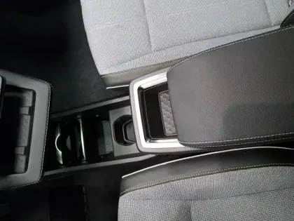 Photo 35 Renault Megane Gén. V (BCB) Ph1 Evo Techno 5