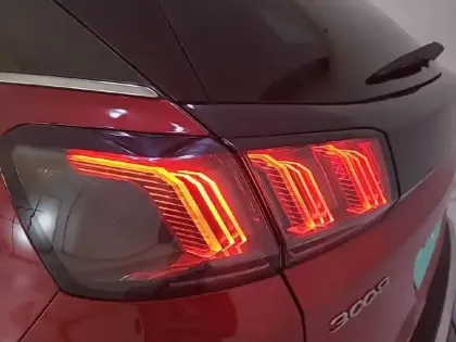 Photo 88 Peugeot 3008  Hybrid 225 e-EAT8