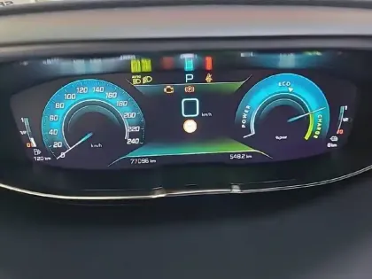 Photo 81 Peugeot 3008  Hybrid 225 e-EAT8