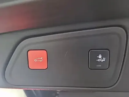 Photo 105 Peugeot 3008  Hybrid 225 e-EAT8