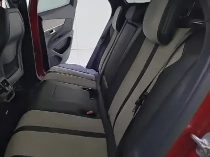 Photo 83 Peugeot 3008  Hybrid 225 e-EAT8