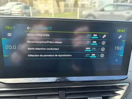 Photo 69 Peugeot 3008  Hybrid 225 e-EAT8