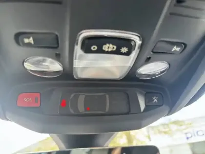 Photo 47 Peugeot 3008  Hybrid 225 e-EAT8