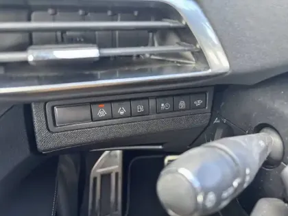 Photo 42 Peugeot 3008  Hybrid 225 e-EAT8