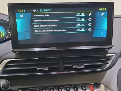 Photo 93 Peugeot 3008  Hybrid 225 e-EAT8