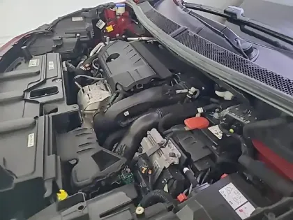 Photo 86 Peugeot 3008  Hybrid 225 e-EAT8