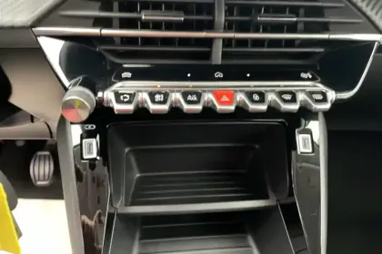 Photo 15 Peugeot 208 Gén. II Ph2 Style 5