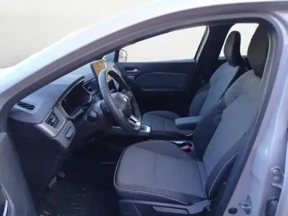 Photo 10 Renault Captur  E-Tech full hybrid 145 ch