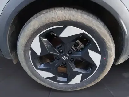 Photo 9 Renault Captur  E-Tech full hybrid 145 ch