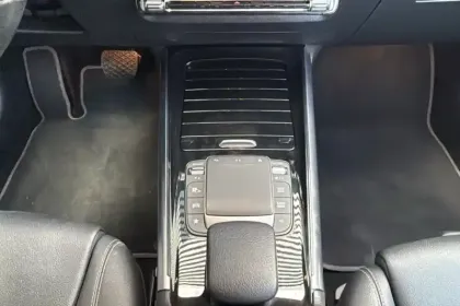 Photo 98 Mercedes GLA  180 7G-DCT
