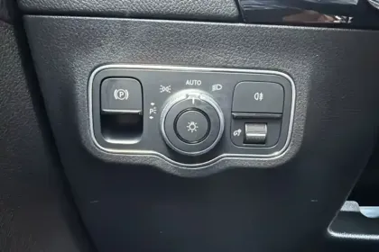 Photo 61 Mercedes GLA  180 7G-DCT