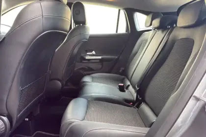 Photo 88 Mercedes GLA  180 7G-DCT