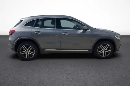Photo 45 Mercedes GLA  180 7G-DCT