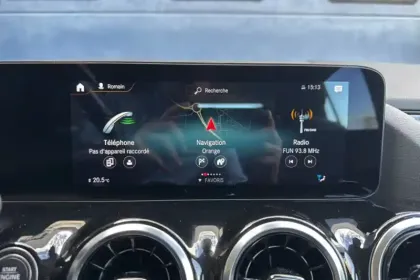 Photo 26 Mercedes GLA  180 7G-DCT