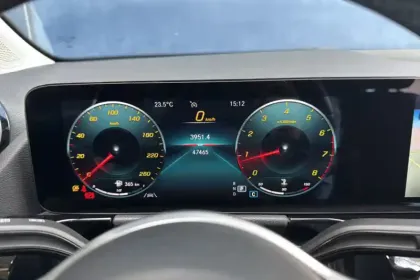 Photo 17 Mercedes GLA  180 7G-DCT