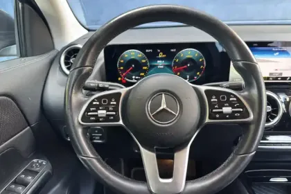 Photo 96 Mercedes GLA  180 7G-DCT