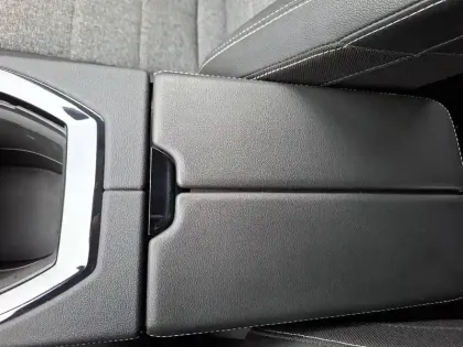 Photo 49 Renault Espace  E-Tech full hybrid 200 GSR2