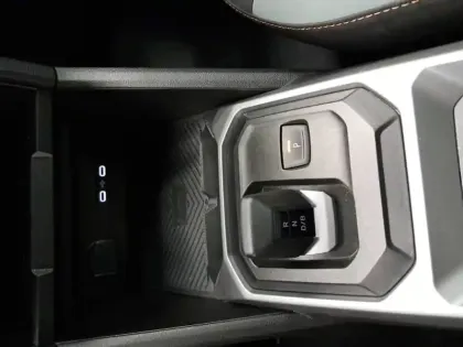 Photo 31 Dacia Duster  Hybrid 140