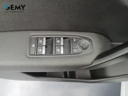 Photo 41 Renault Captur  mild hybrid 160 EDC