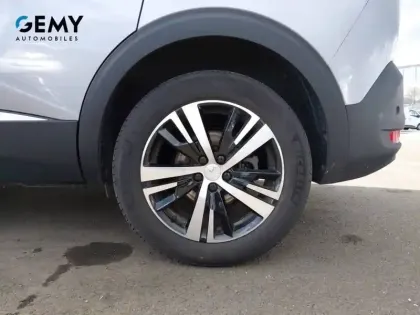 Photo 34 Peugeot 5008  Hybrid 136 e-DCS6