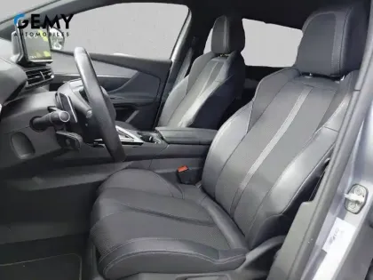 Photo 32 Peugeot 5008  Hybrid 136 e-DCS6