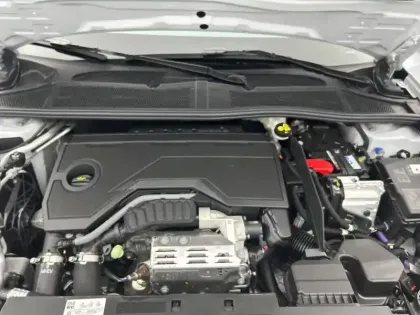 Photo 29 Peugeot 308  SW Hybrid 145 e-DCS6