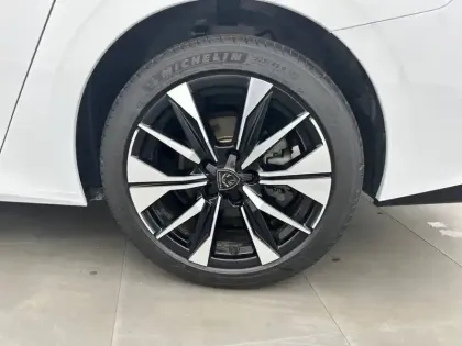 Photo 12 Peugeot 308  SW Hybrid 145 e-DCS6