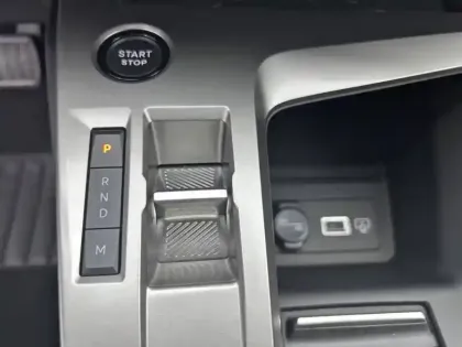 Photo 13 Peugeot 308  SW Hybrid 145 e-DCS6