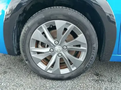 Photo 12 Peugeot 208  Electrique 50 kWh 136ch