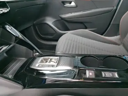 Photo 13 Peugeot 208  Electrique 50 kWh 136ch