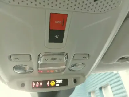 Photo 19 Peugeot 208  Electrique 50 kWh 136ch