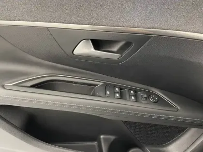 Photo 91 Peugeot 3008  Puretech 130ch S&S EAT8