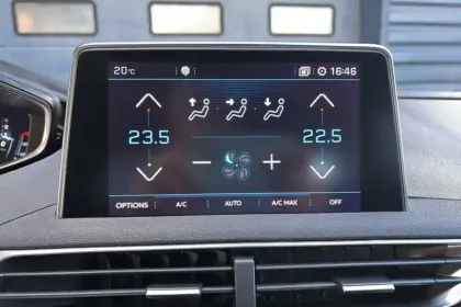 Photo 66 Peugeot 3008 Gén. II Ph1 Allure Business 5