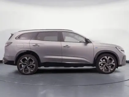 Photo 23 Renault Espace  E-Tech full hybrid 200 GSR2