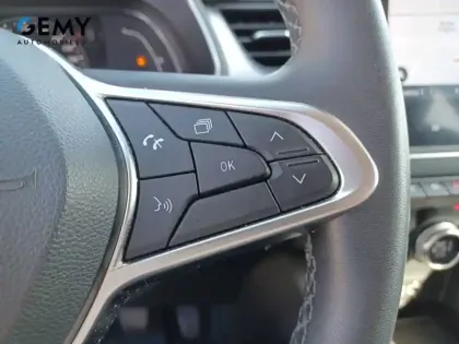 Photo 35 Renault Captur  TCe 140 - 21