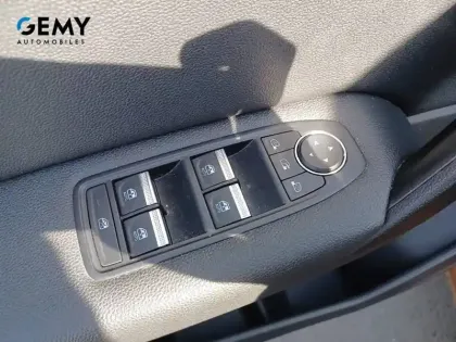 Photo 11 Renault Captur  TCe 140 - 21