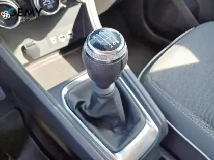 Photo 16 Renault Captur  TCe 140 - 21