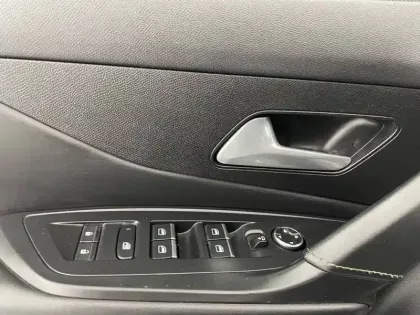 Photo 75 Peugeot 308  PHEV 225 e-EAT8