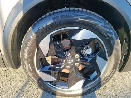 Photo 12 Renault Captur  E-Tech full hybrid 145 ch