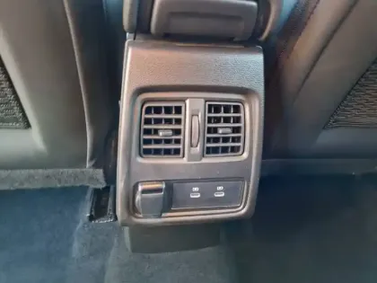 Photo 28 Renault Captur  E-Tech full hybrid 145 ch