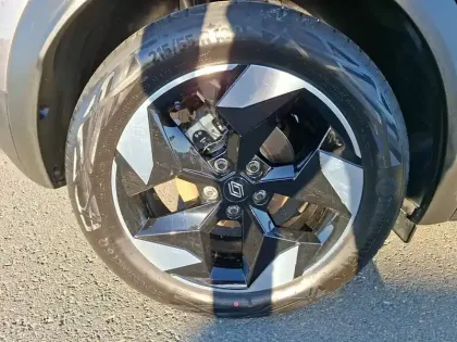 Photo 13 Renault Captur  E-Tech full hybrid 145 ch